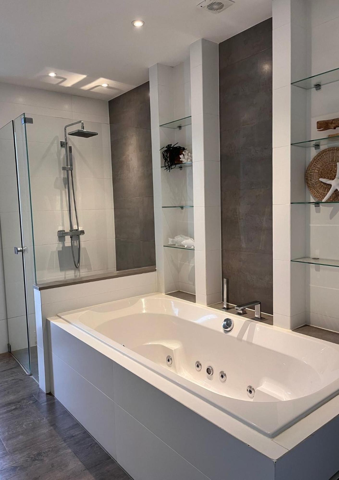 Uilzicht Hotel Velden Bagian luar foto